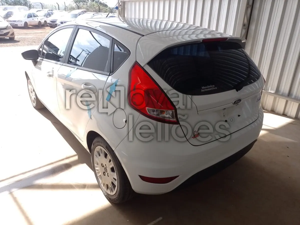 LOTE 033 - FORD FIESTA HATCH 1.5L S - ANO 2014/2014 - COMPLETO - SICREDI INTERESTADOS - PASSAGEM POR LEILÃO E INDICIO DE SINISTRO - IPVA 2025 EM ABERTO