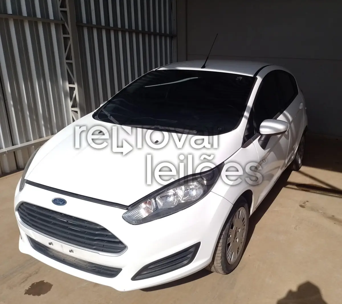 LOTE 033 - FORD FIESTA HATCH 1.5L S - ANO 2014/2014 - COMPLETO - SICREDI INTERESTADOS - PASSAGEM POR LEILÃO E INDICIO DE SINISTRO - IPVA 2025 EM ABERTO
