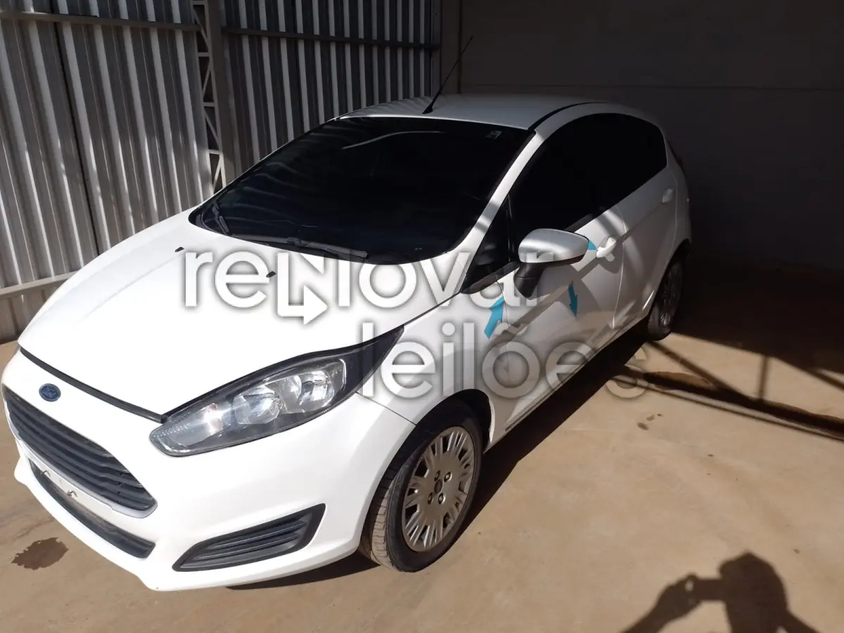 LOTE 033 - FORD FIESTA HATCH 1.5L S - ANO 2014/2014 - COMPLETO - SICREDI INTERESTADOS - PASSAGEM POR LEILÃO E INDICIO DE SINISTRO - IPVA 2025 EM ABERTO