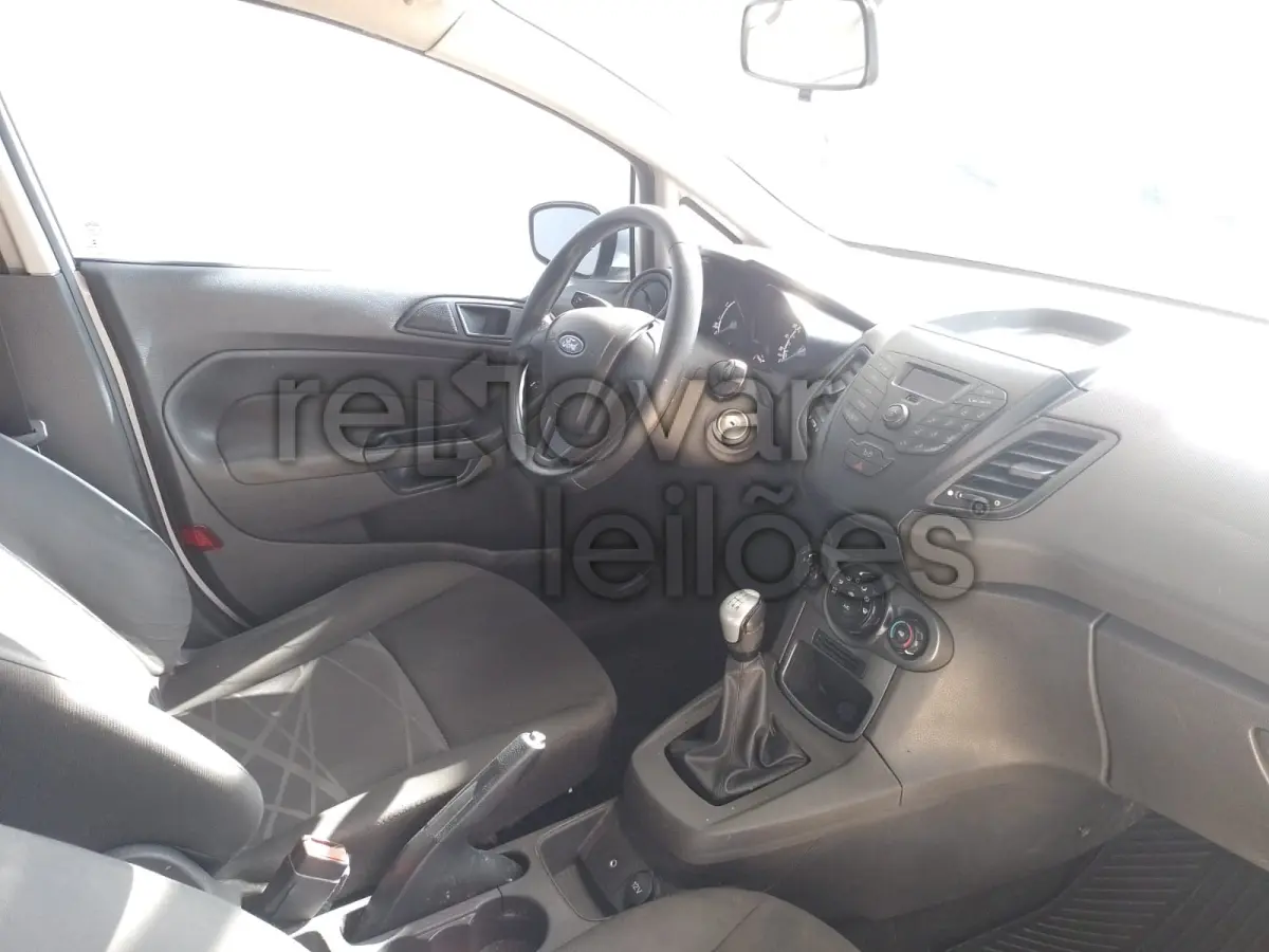 LOTE 033 - FORD FIESTA HATCH 1.5L S - ANO 2014/2014 - COMPLETO - SICREDI INTERESTADOS - PASSAGEM POR LEILÃO E INDICIO DE SINISTRO - IPVA 2025 EM ABERTO