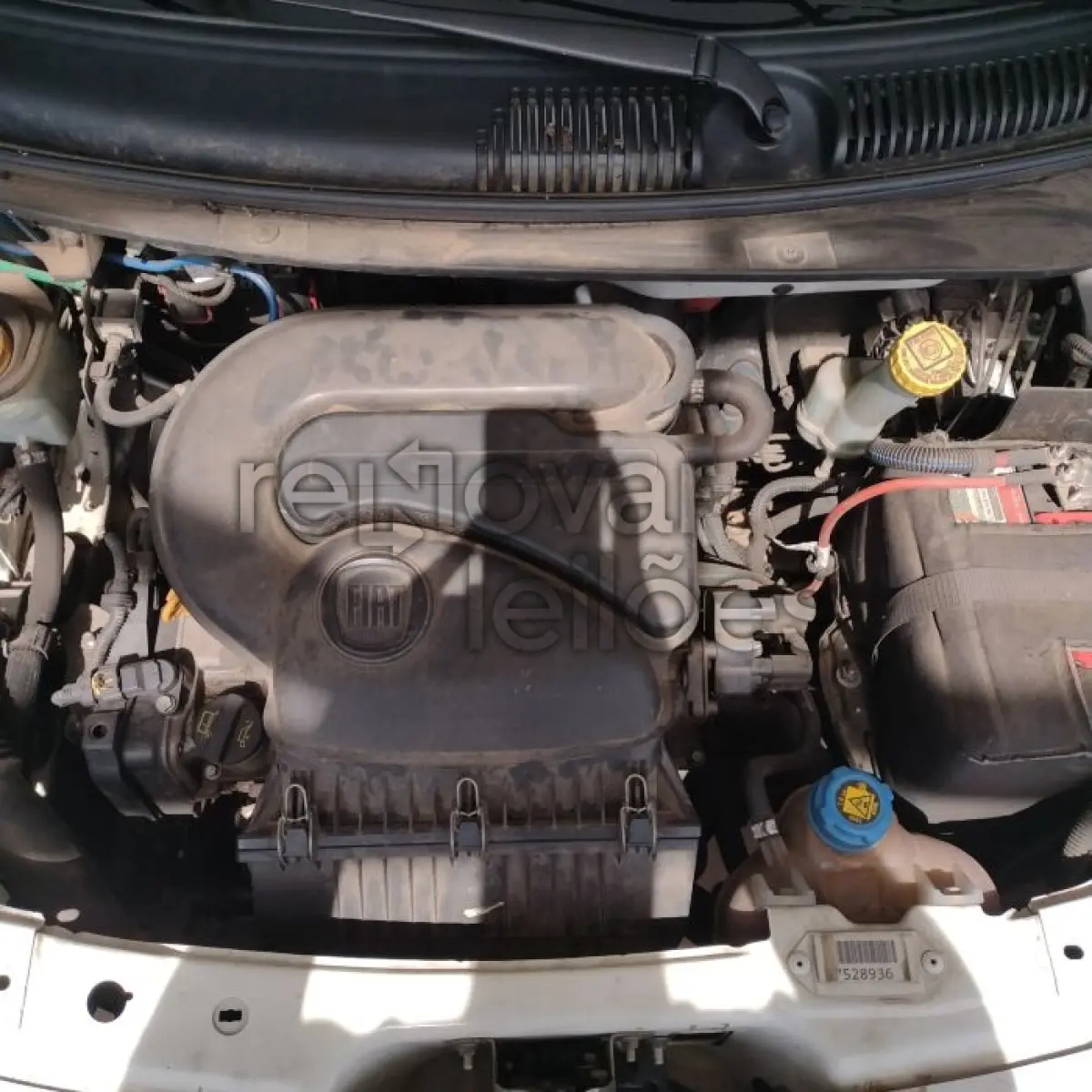 LOTE 005 - FIAT PALIO ATTRACTIV 1.0 - ANO 2014/2015 - COMPLETO