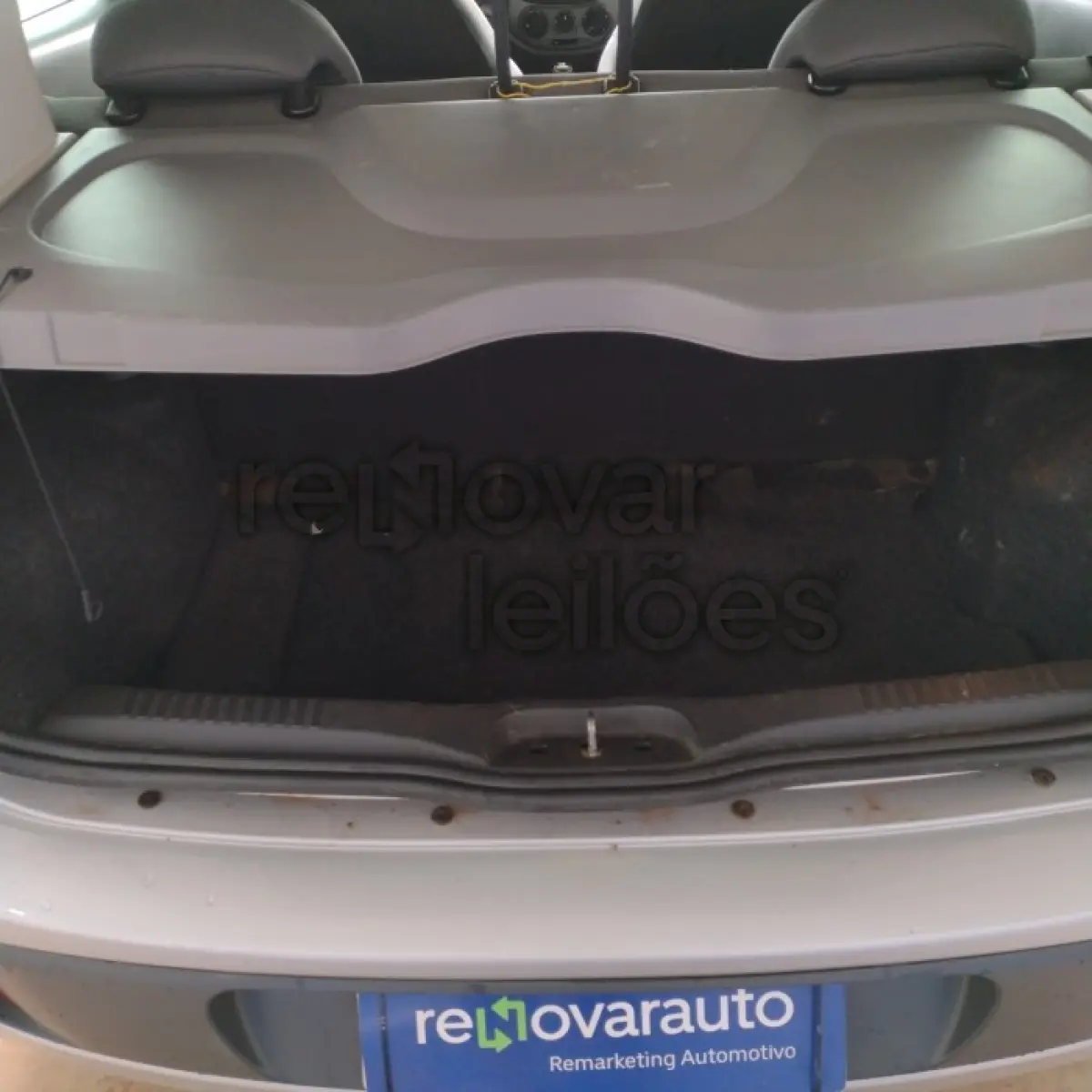 LOTE 047 - FIAT PALIO ATTRACTIV 1.4 - ANO 2013/2014 - COMPLETO