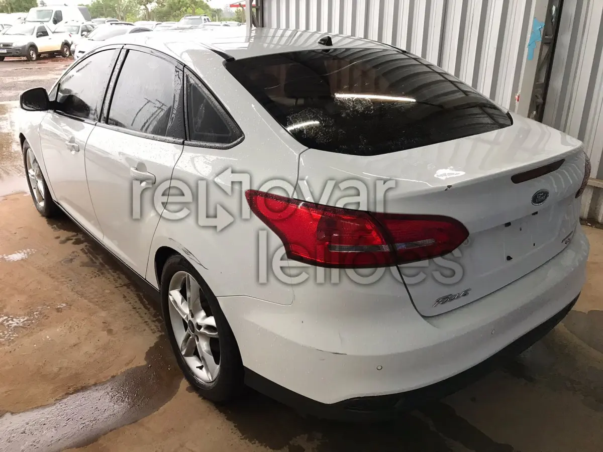 LOTE 056 - FORD FOCUS SE AT 2.0 SEDAN - ANO 2015/2016 - COMPLETO
