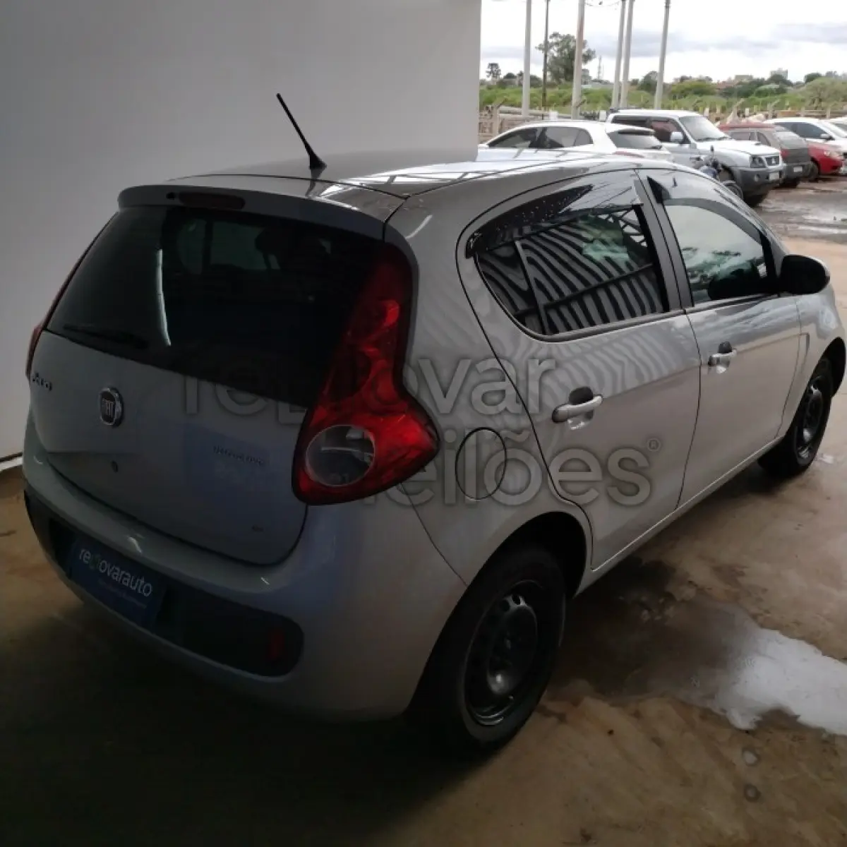 LOTE 047 - FIAT PALIO ATTRACTIV 1.4 - ANO 2013/2014 - COMPLETO
