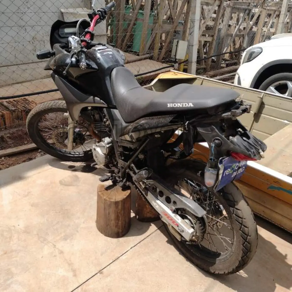 LOTE 013 - HONDA XRE 300 - ANO 2011/2011