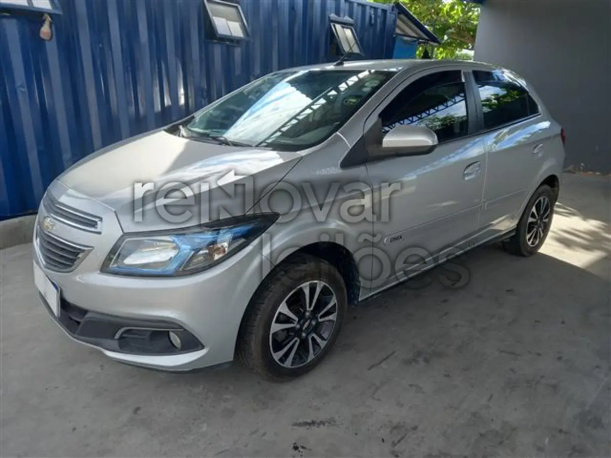 LOTE 024 - GM ONIX HATCH LTZ 1.4 - ANO 2014/2014 - COMPLETO - DEPOSITADO NO RIO DE JANEIRO/RJ