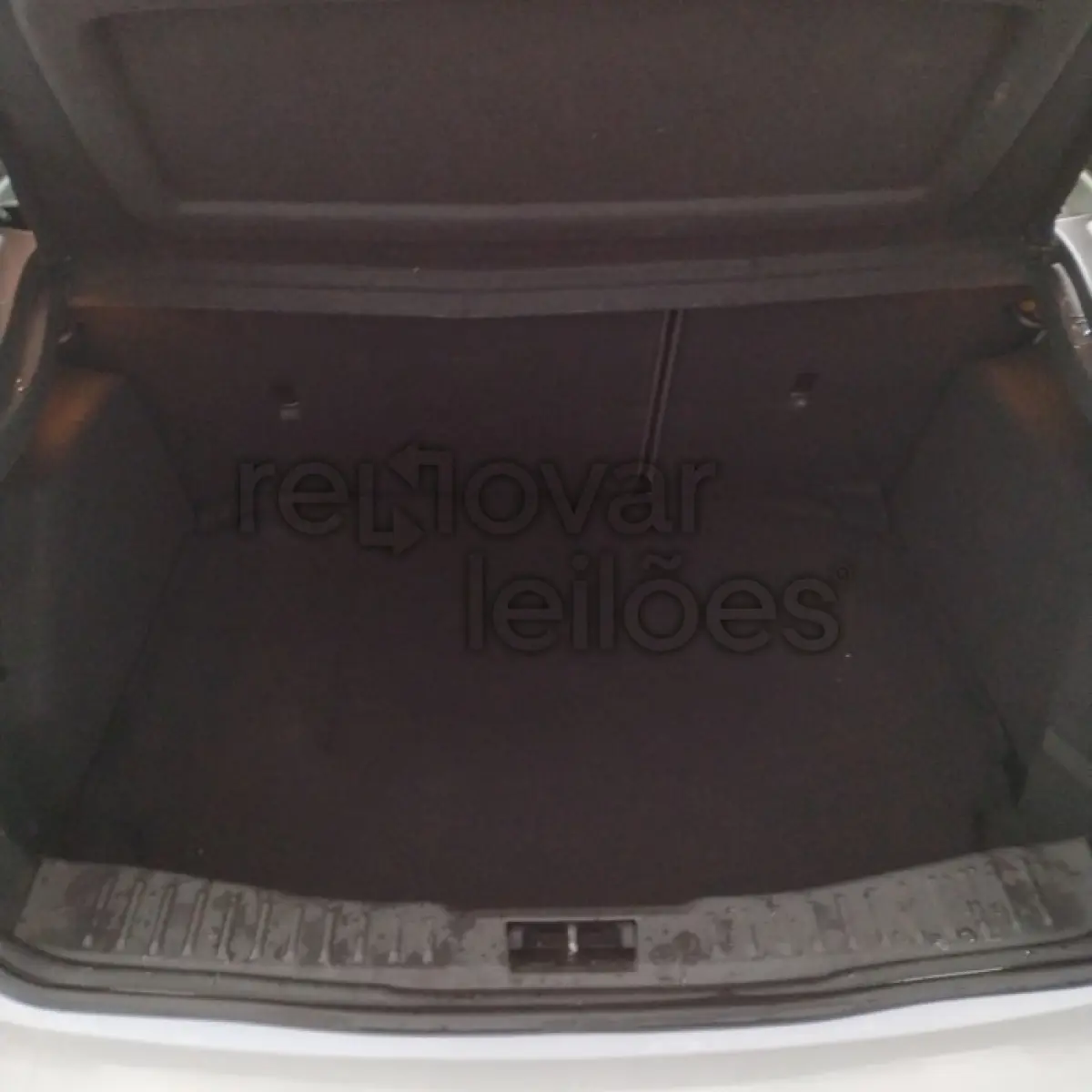 LOTE 016 - FORD FOCUS SE AT 1.6 HATCH - ANO 2014/2015 - COMPLETO - SICREDI PIONEIRA