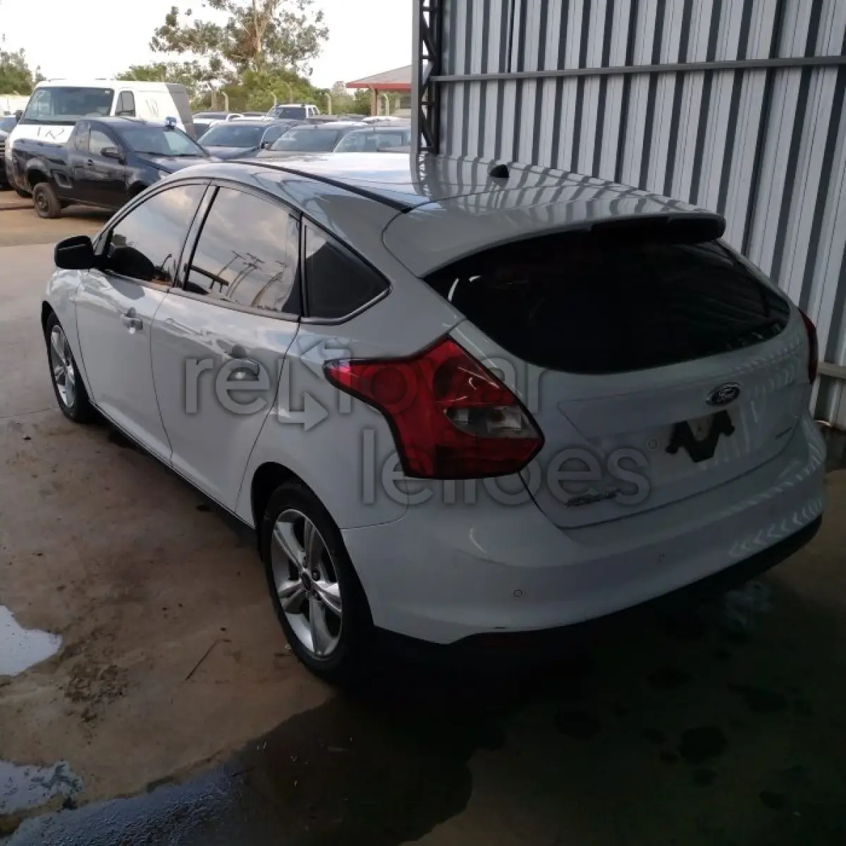 LOTE 016 - FORD FOCUS SE AT 1.6 HATCH - ANO 2014/2015 - COMPLETO - SICREDI PIONEIRA