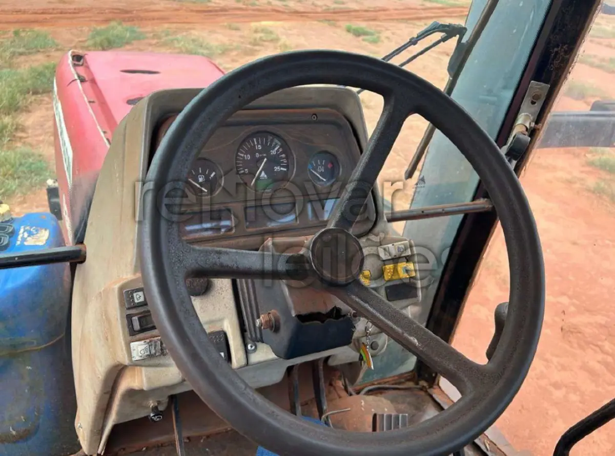 LOTE 014 - TRATOR MASSEY FERGUSON MF 6360 - ANO 2005 - SICREDI PLANALTO - DEPOSITADO PRATA/MG