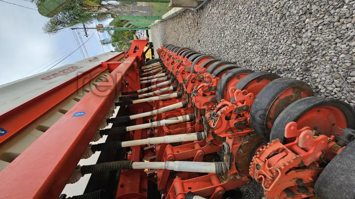 LOTE 040 - PLANTADEIRA KUHN SDM27/29 VERSATILE - ANO 2018 - DEPOSITADA EM TAPEJARA/RS