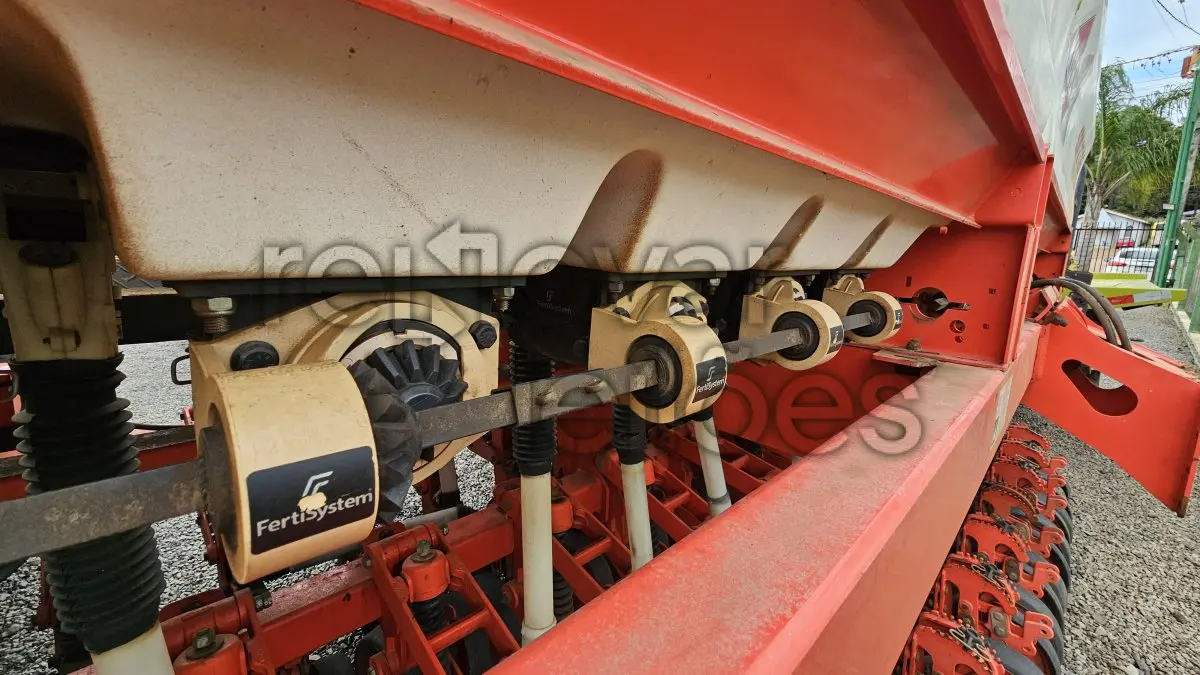 LOTE 040 - PLANTADEIRA KUHN SDM27/29 VERSATILE - ANO 2018 - DEPOSITADA EM TAPEJARA/RS