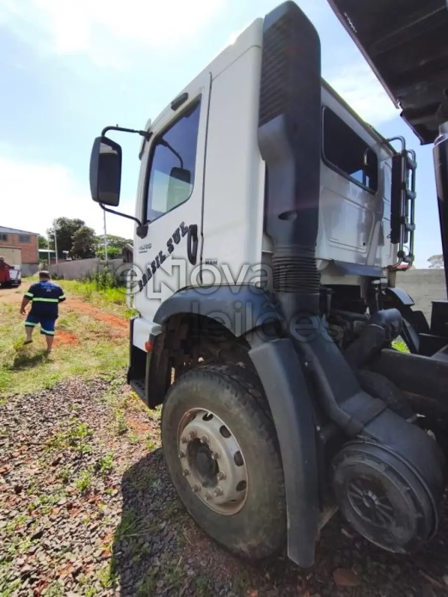 LOTE 002 - VOLKSWAGEN 26.280 CRM 6X4 - ANO 2012/2012 - UNICRED PROSPERAR - DEPOSITADO EM SANTO ÂNGELO/RS