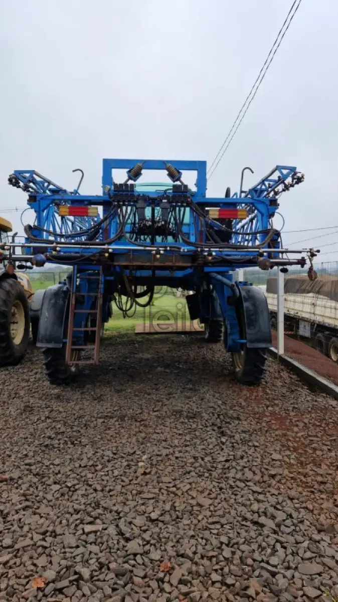 LOTE 029 - PULVERIZADOR AUTOPROPELIDO MONTANA PARRUDA MA2027 - ANO 2012 - CRESOL MISSÕES FRONTEIRA - DEPOSITADO EM CERRO LARGO/RS