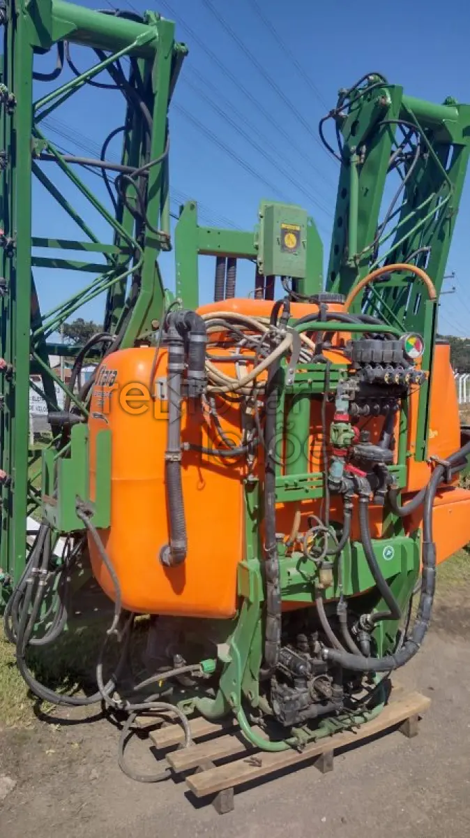 LOTE 016 - PULVERIZADOR STARA CORISCO 700L - ANO 2008/2008 - DEPOSITADO EM MAFRA/SC