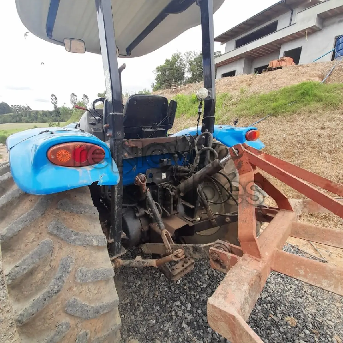 LOTE 017 - TRATOR LS U60 D ANO 2015/2015 - DEPOSITADO EM AURORA/SC