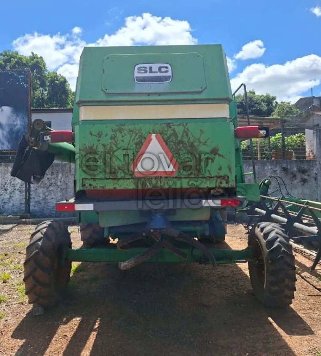 LOTE 019 - COLHEITADEIRA SLC 7200 - ANO 1988/1988 - SICREDI GERAÇÕES - DEPOSITADO EM CACHOEIRA SO SUL/RS