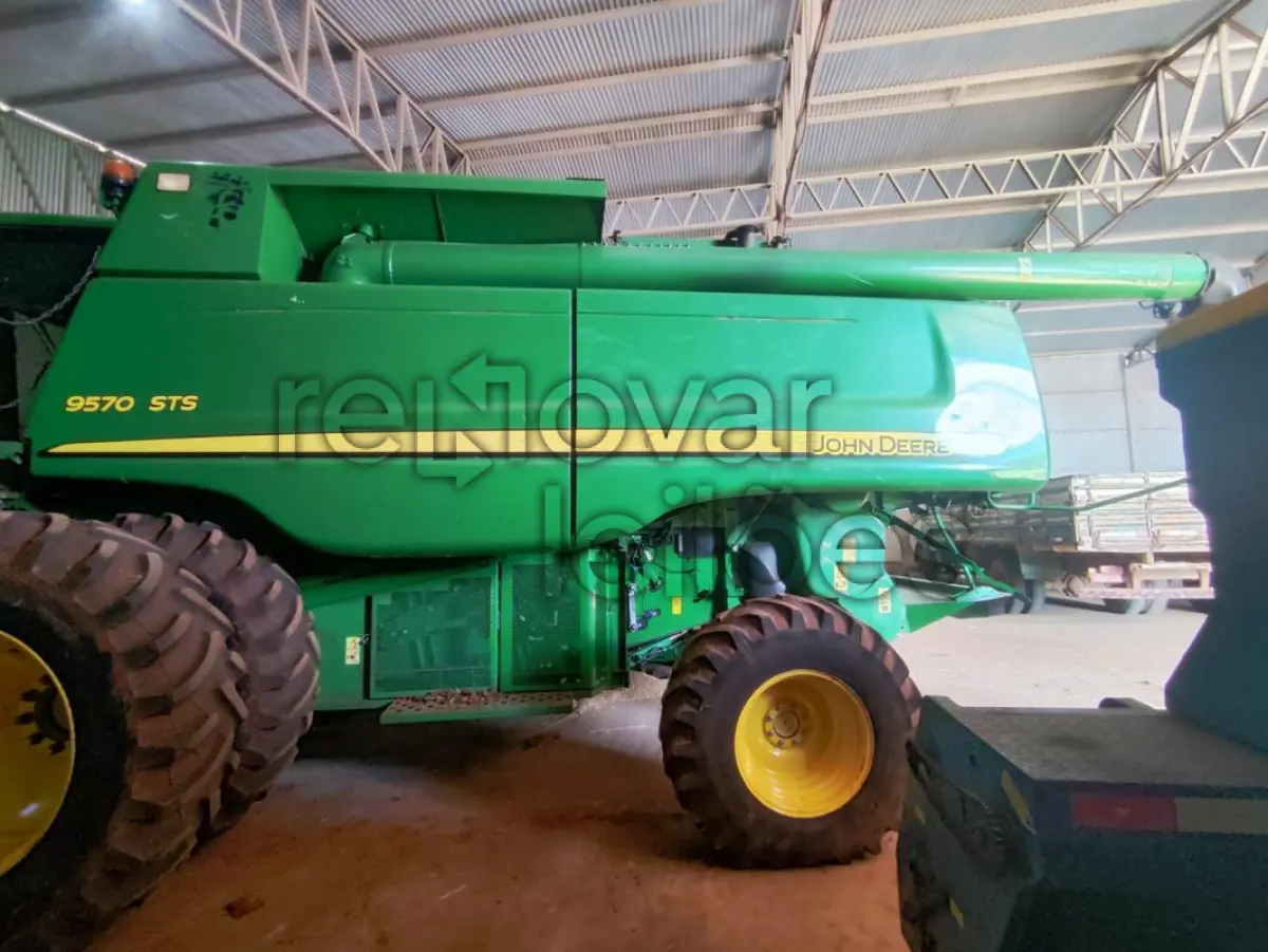 LOTE 021 - COLHEITADEIRA JOHN DEERE 9570 STS E PLATAFORMA 30 PÉS - ANO 2011 - SICREDI SEMENTES DO SUL - DEPOSITADO EM ESPUMOSO/RS