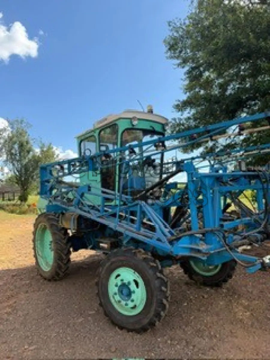 LOTE 022 - TRATOR PULVERIZADOR  FORD 6.600 - ANO 1986 - SICREDI SEMENTES DO SUL - DEPOSITADO EM ESPUMOSO/RS