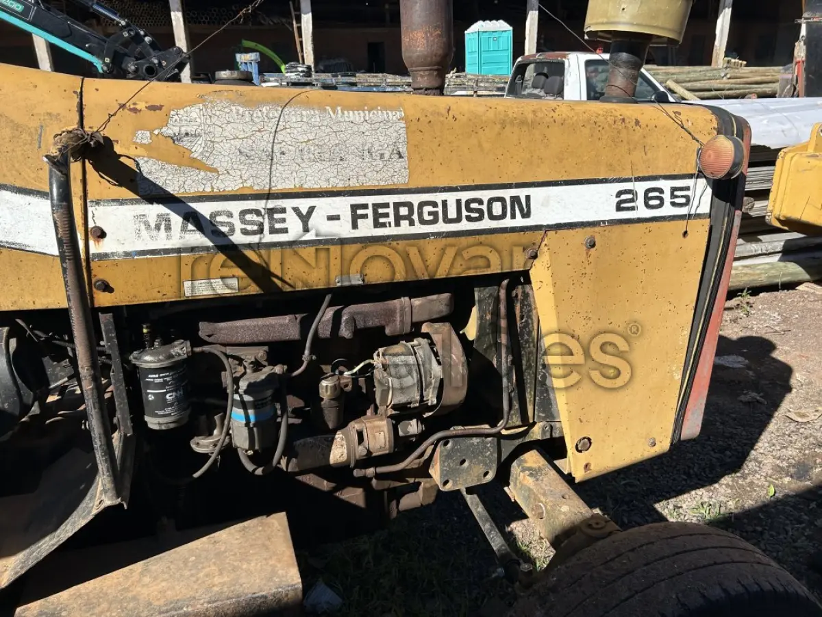 LOTE 024 - TRATOR MASSEY FERGUNSON 265 4X2