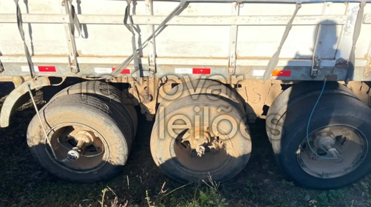LOTE 007 - SEMI REBOQUE KRONE - 1986/1986 - CRESOL CONFIANÇA - DEPOSITADO EM SÃO PEDRO DO SUL/RS