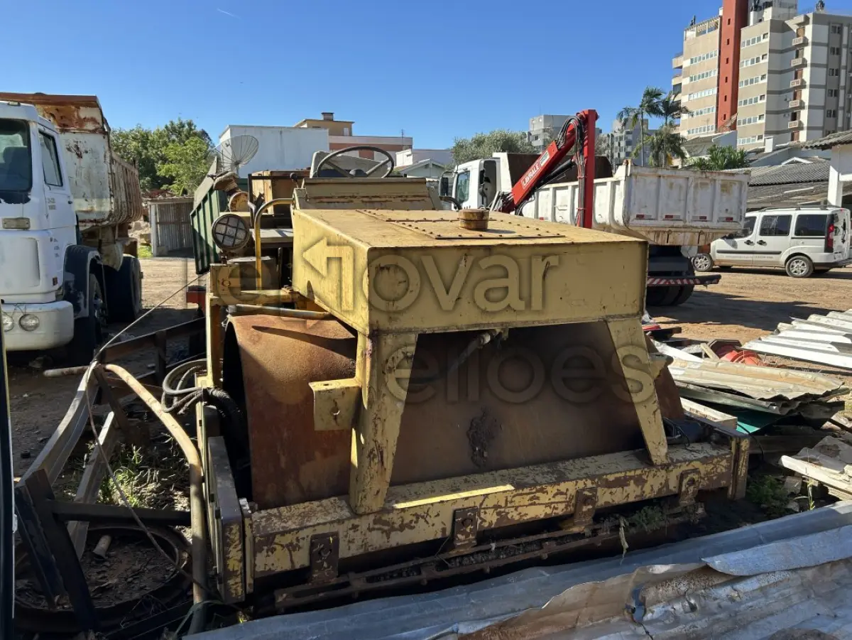 LOTE 022 - ROLO COMPACTADOR DYNAPAC LISO CA 15 / ANO 1985