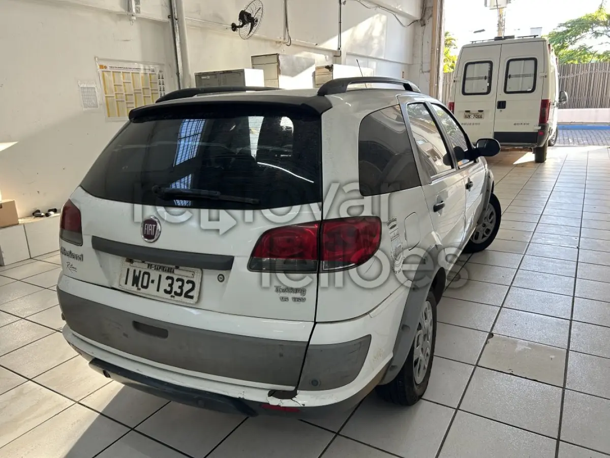 LOTE 014 - FIAT/PALIO WEEKEND TREKKING 1.6 / ANO 2015/2015 / PLACA I**-***2