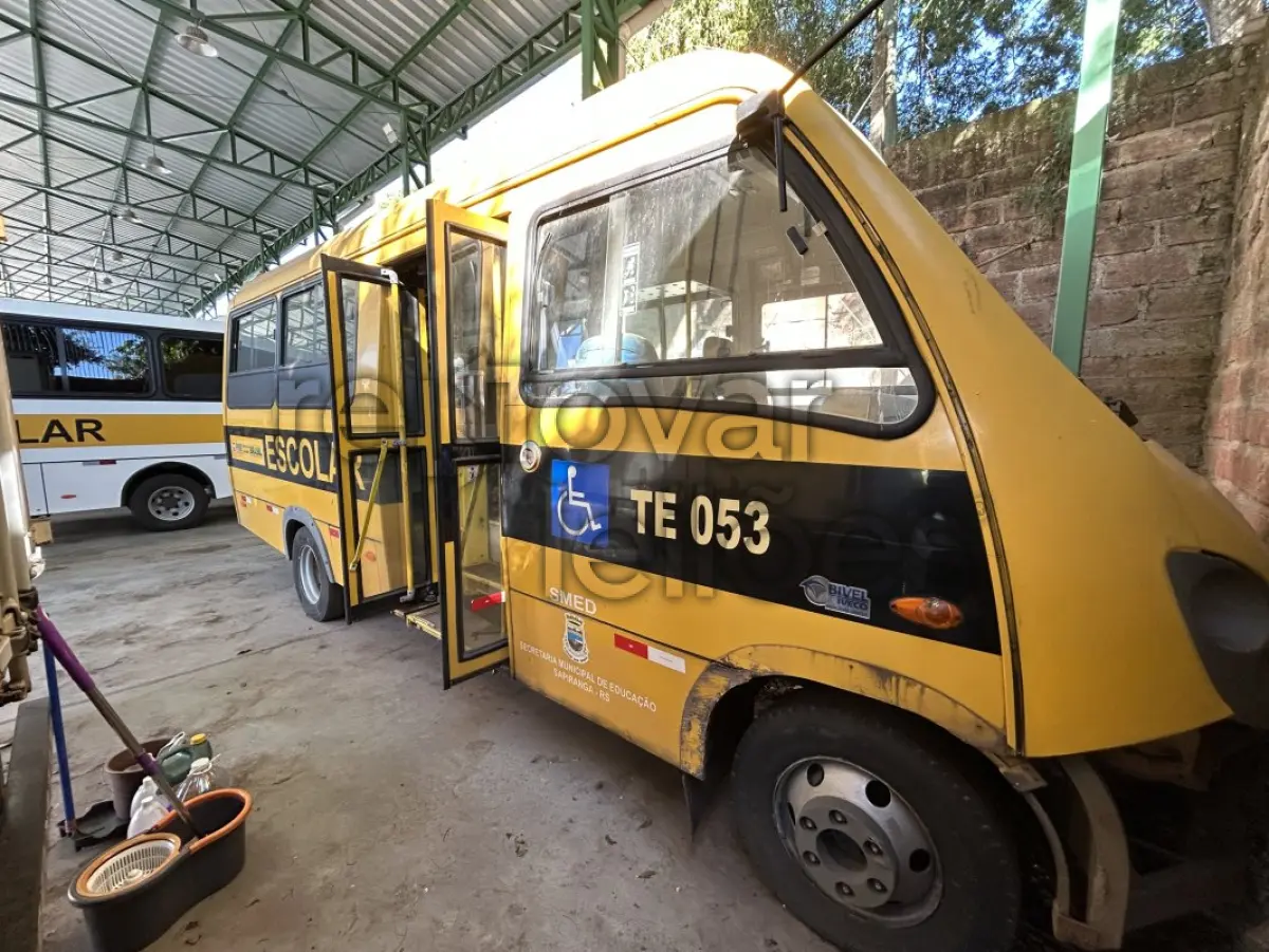 LOTE 013 - ÔNIBUS ESCOLAR CITYCLASS 70 C17 / ANO 2013/2014 / PLACA I**-***1