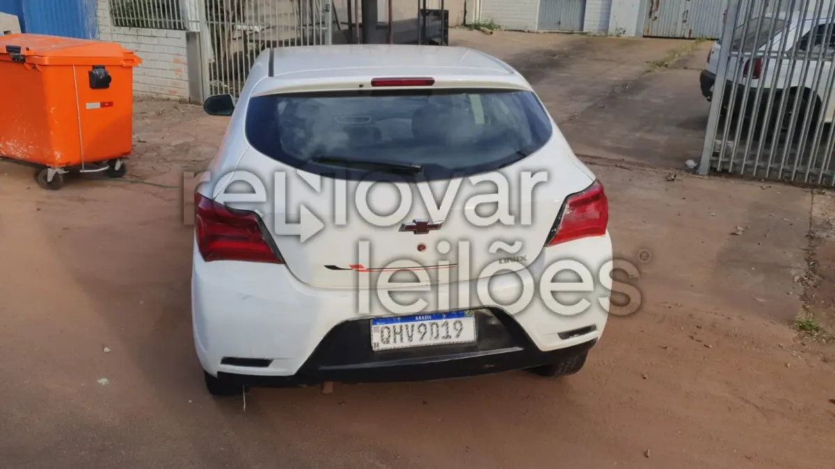 LOTE 003 - CHEVROLET ONIX LT 2017