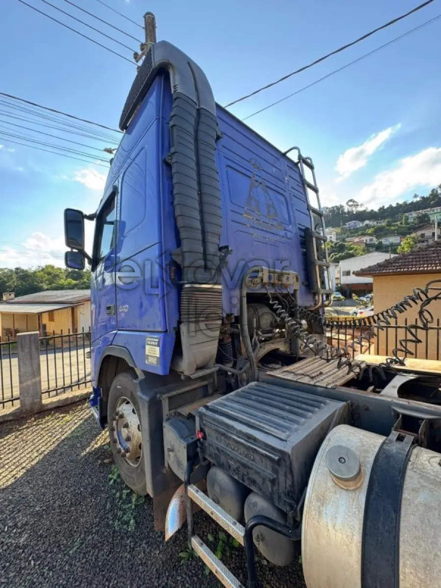 LOTE 003 - VOLVO FH 440 - ANO 2010/2011 - CRESOL ATIVA - DEPOSITADO EM TANGARA/SC