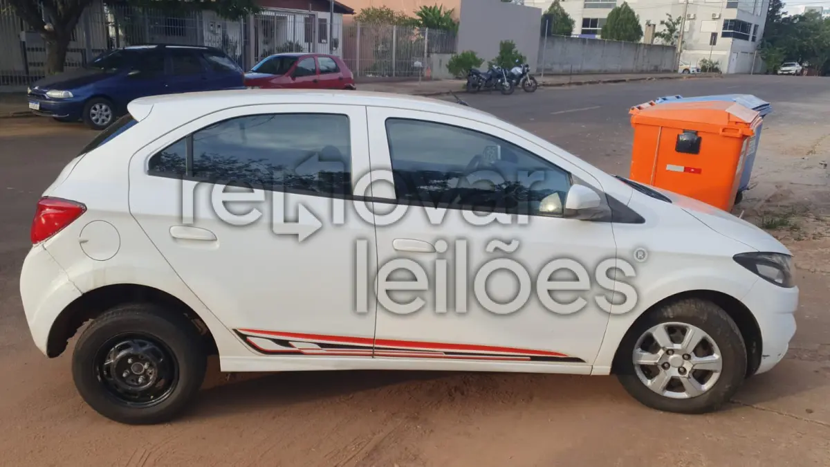 LOTE 003 - CHEVROLET ONIX LT 2017