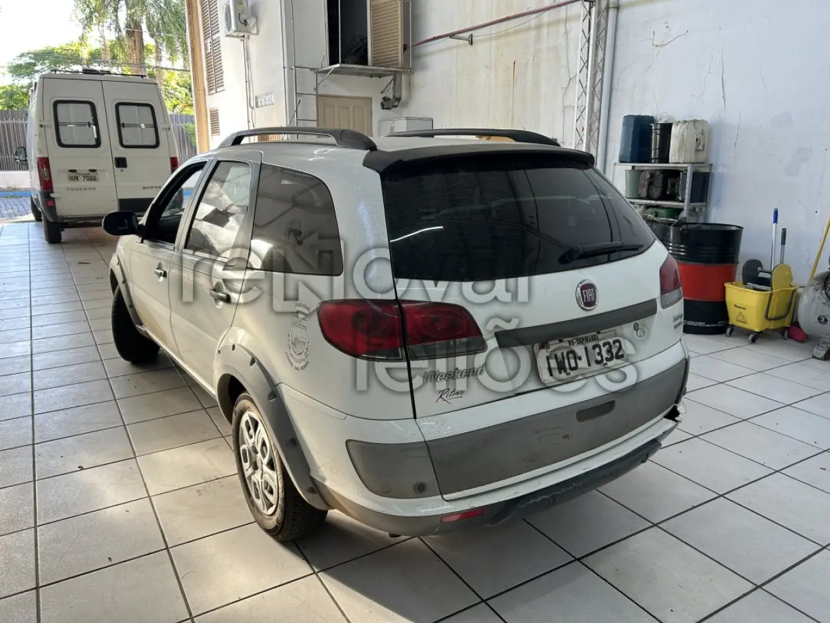LOTE 014 - FIAT/PALIO WEEKEND TREKKING 1.6 / ANO 2015/2015 / PLACA I**-***2