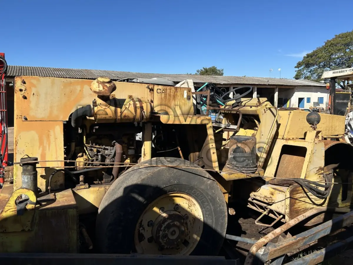 LOTE 022 - ROLO COMPACTADOR DYNAPAC LISO CA 15 / ANO 1985
