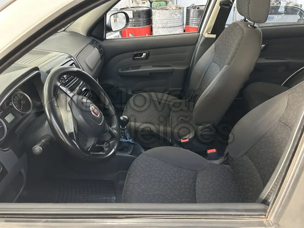 LOTE 014 - FIAT/PALIO WEEKEND TREKKING 1.6 / ANO 2015/2015 / PLACA I**-***2