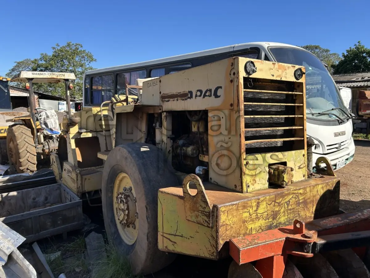 LOTE 022 - ROLO COMPACTADOR DYNAPAC LISO CA 15 / ANO 1985
