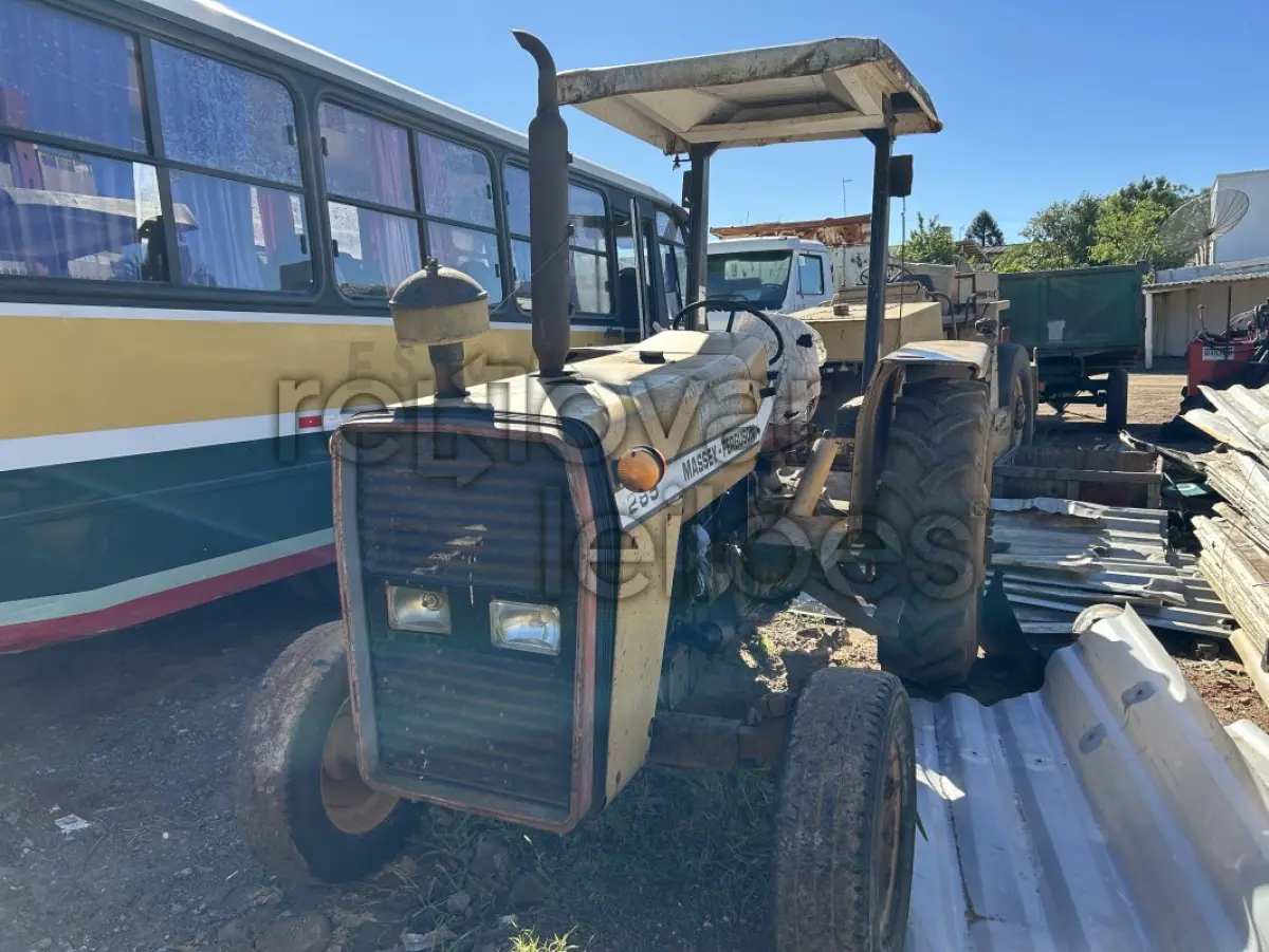 LOTE 024 - TRATOR MASSEY FERGUNSON 265 4X2
