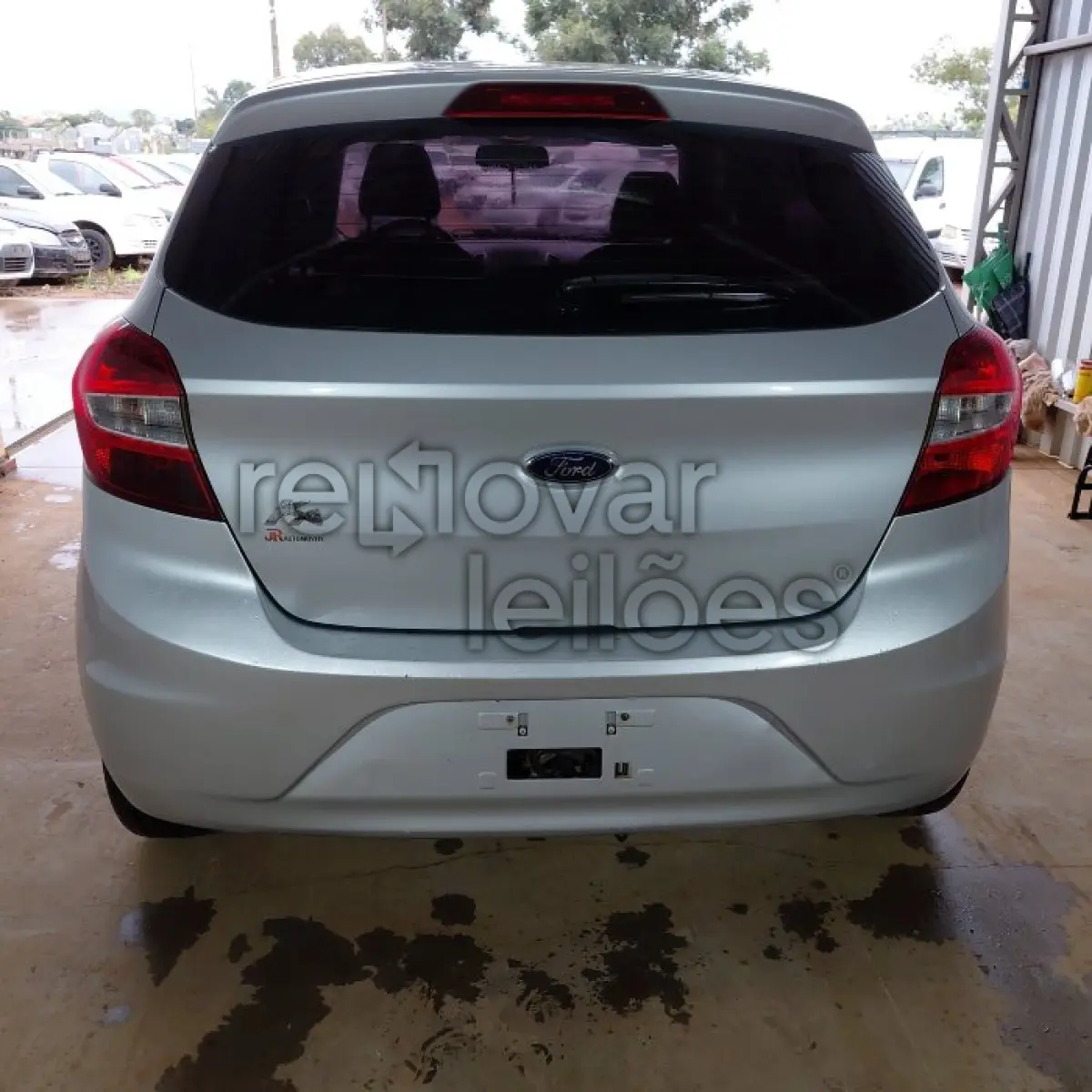 LOTE 011 - FORD KA SE 10 HA B - ANO 2018/2018 - COMPLETO - SICOOB NOVA TRENTO - IPVA 2026 EM ABERTO