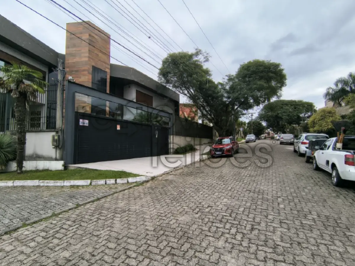 LOTE 001 - CASA C/ 698,85 M² - PELOTAS / RS