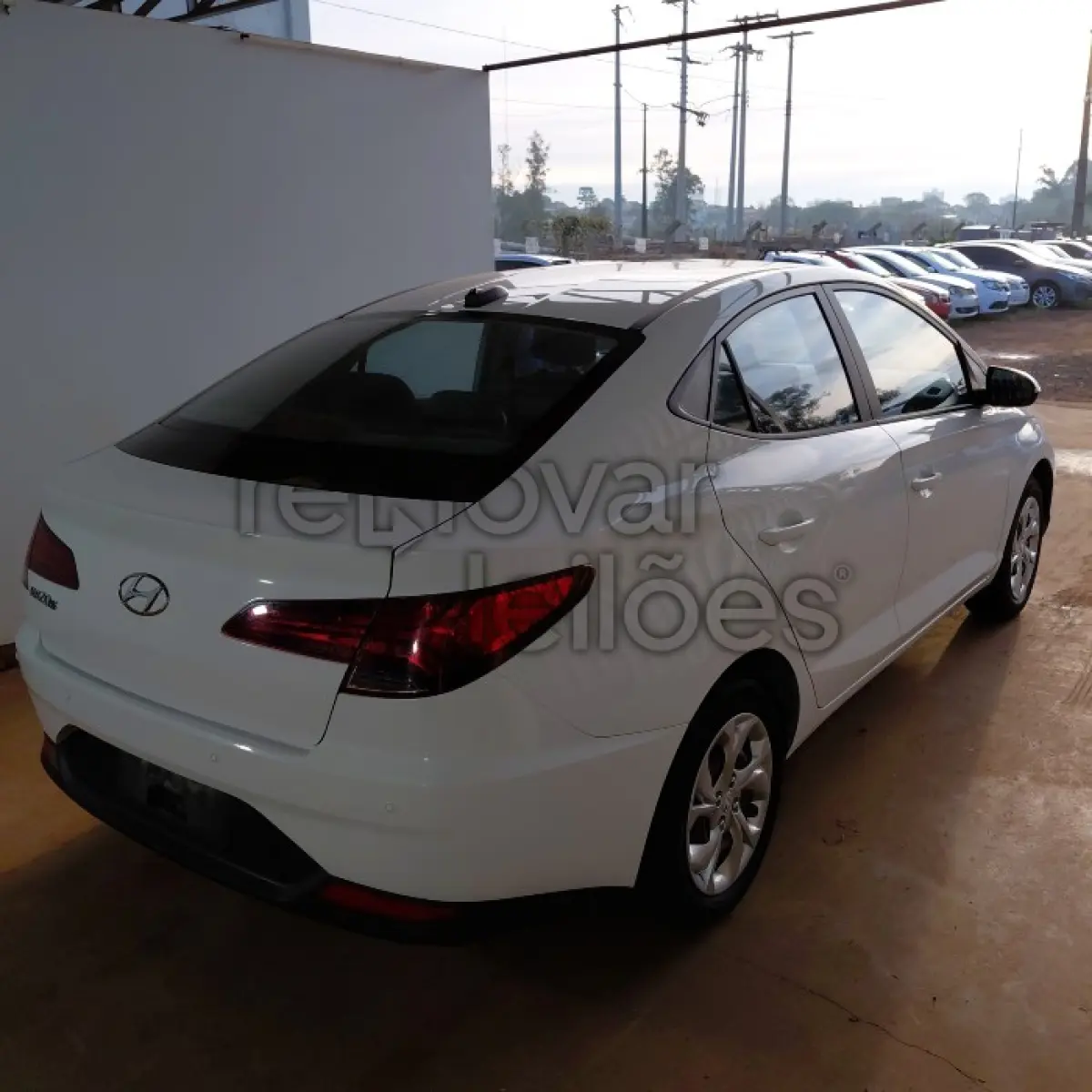LOTE 010 - HYUNDAI HB20S 10M VISION - ANO 2021/2022 - COMPLETO - SICOOB NOVA TRENTO - IPVA 2026 EM ABERTO