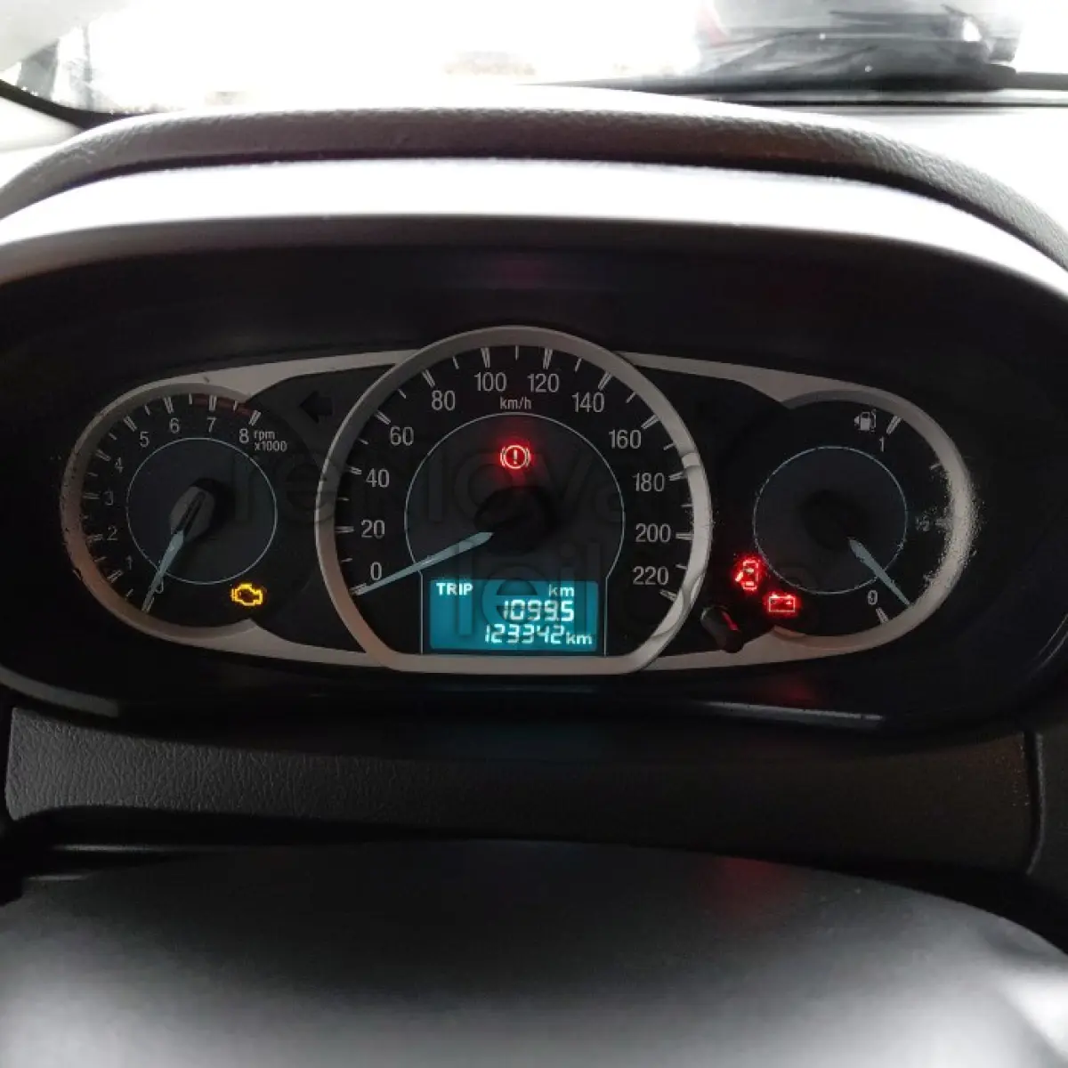 LOTE 011 - FORD KA SE 10 HA B - ANO 2018/2018 - COMPLETO - SICOOB NOVA TRENTO - IPVA 2026 EM ABERTO