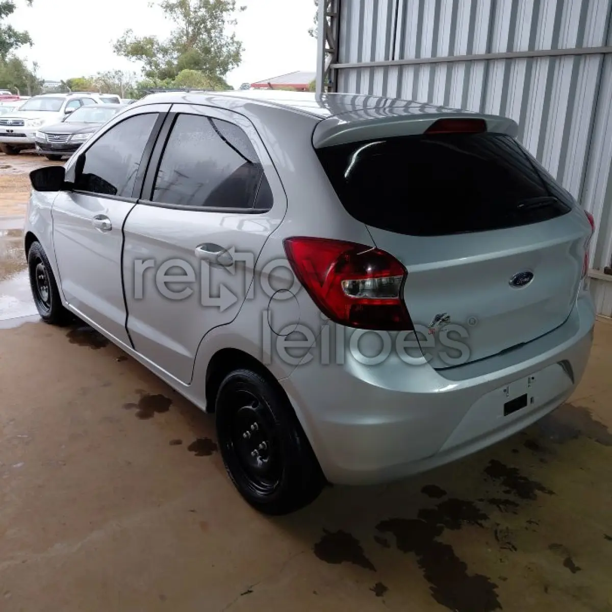 LOTE 011 - FORD KA SE 10 HA B - ANO 2018/2018 - COMPLETO - SICOOB NOVA TRENTO - IPVA 2026 EM ABERTO