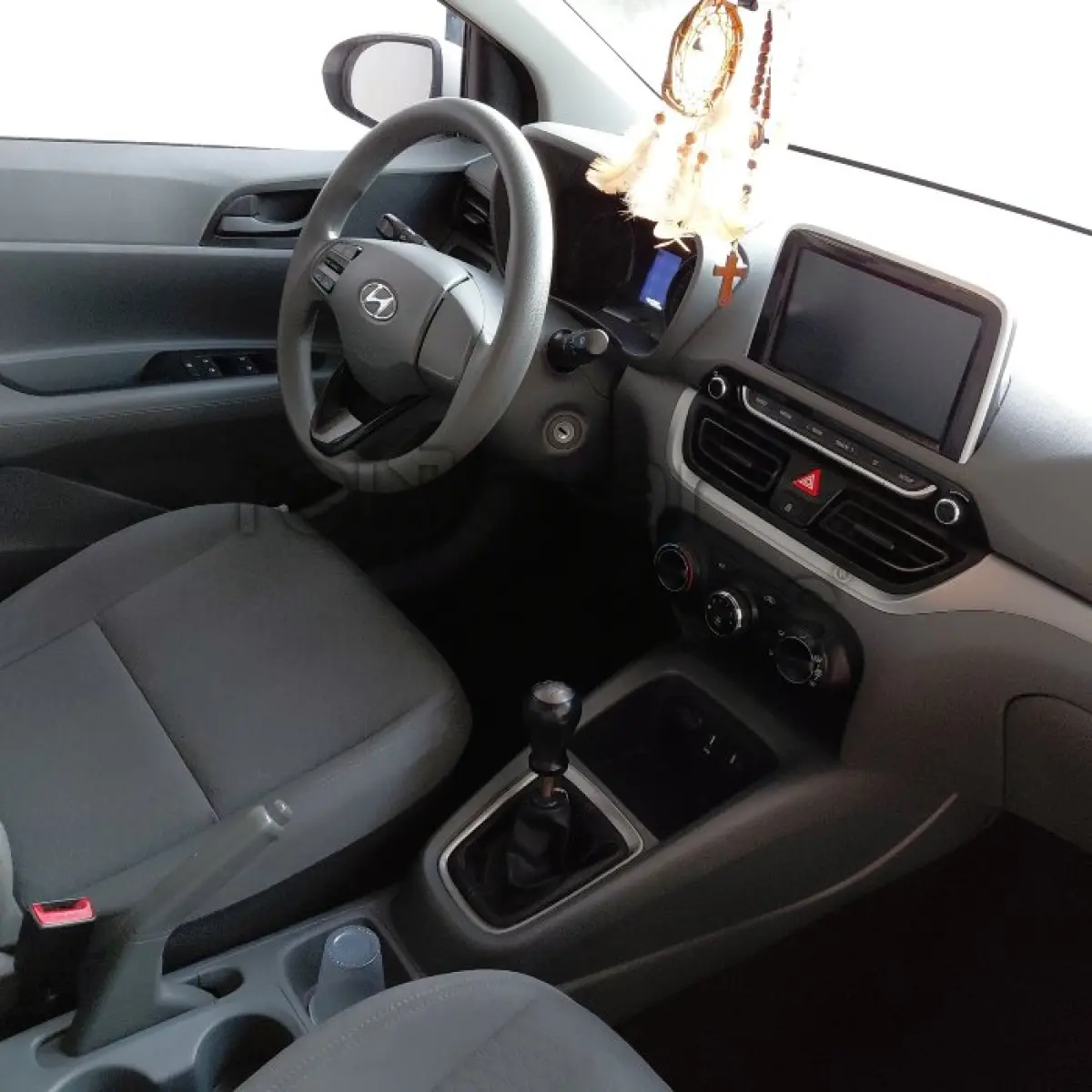 LOTE 010 - HYUNDAI HB20S 10M VISION - ANO 2021/2022 - COMPLETO - SICOOB NOVA TRENTO - IPVA 2026 EM ABERTO