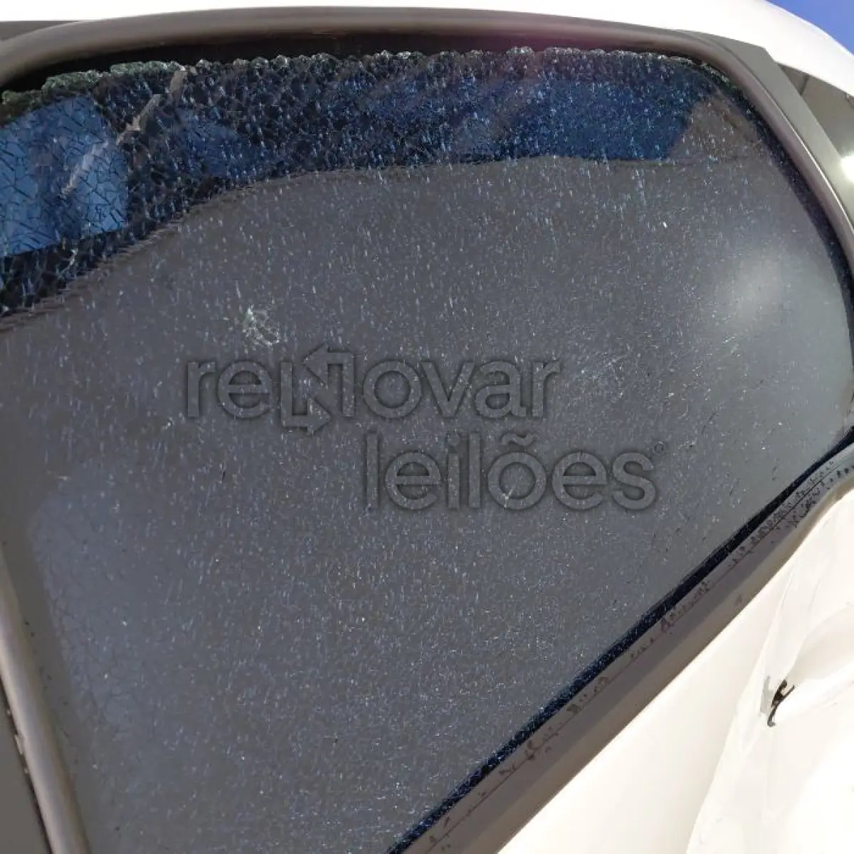 LOTE 003 - FIAT SIENA ESSENCE 1.6 - ANO 2013/2014 - COMPLETO - SICREDI PIONEIRA