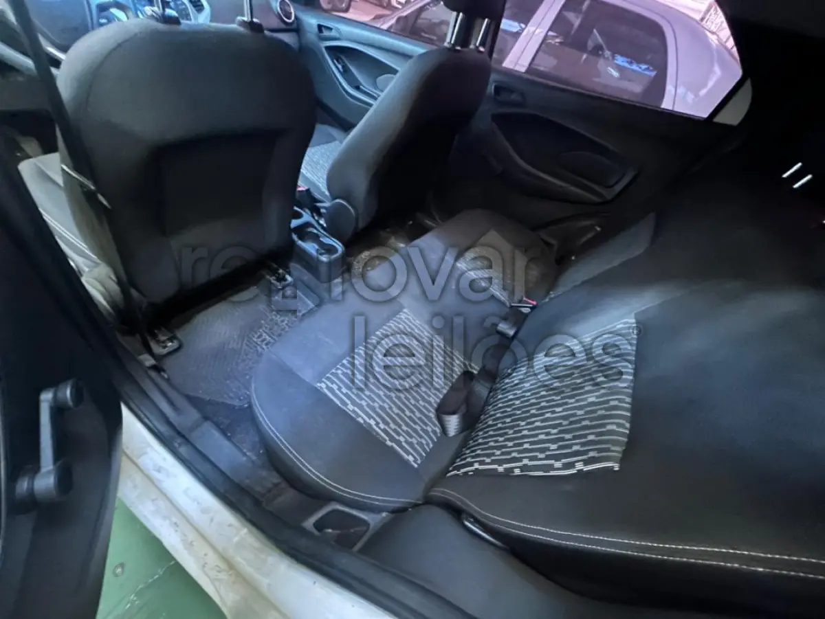 LOTE 025 - FORD KA - ANO 2016/2016 - COMPLETO - SICREDI UNIÃO - DEPOSITADO EM CACHOEIRO DO ITAPEMIRIM/ES