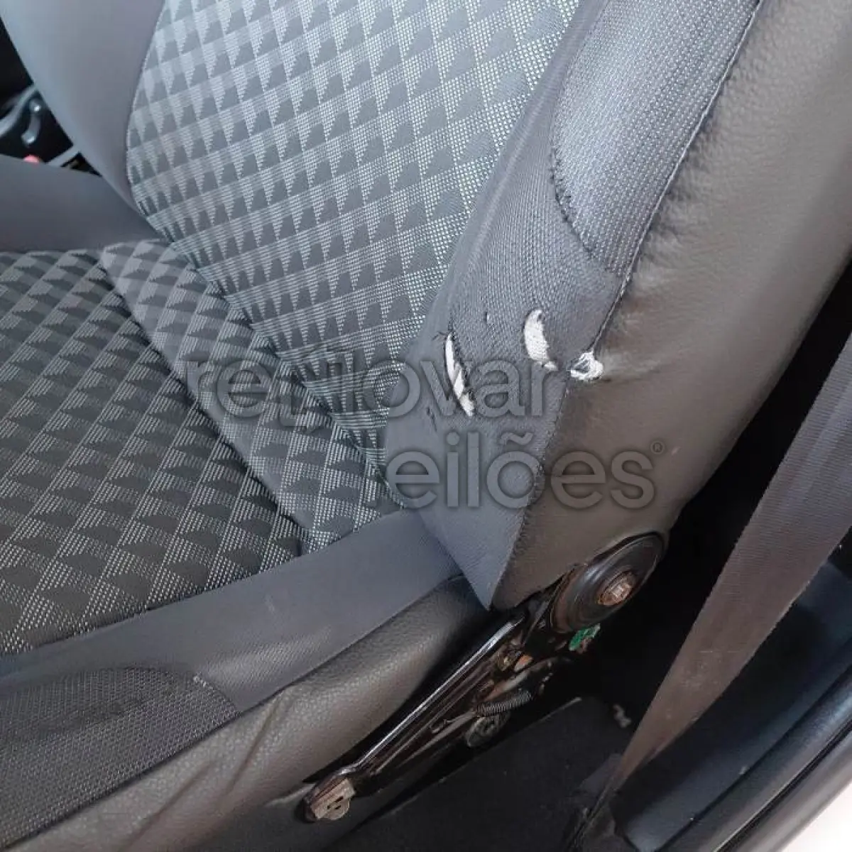 LOTE 008 - VW SAVEIRO CS TL MB - ANO 2014/2015 - COMPLETO - SICREDI CAMINHO DAS ÁGUAS