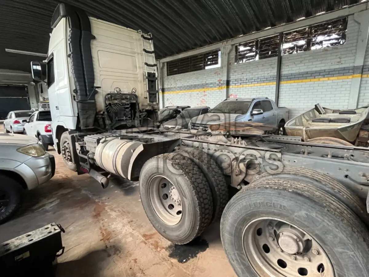 LOTE 015 - VOLVO/FH 440 6X2T - ANO 2009/2010 - COMPLETO - SICREDI DAS CULTURAS - RECUPERADO DE SINISTRO - DEPOSITADO EM IJUI/RS