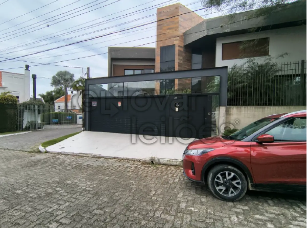 LOTE 001 - CASA C/ 698,85 M² - PELOTAS / RS