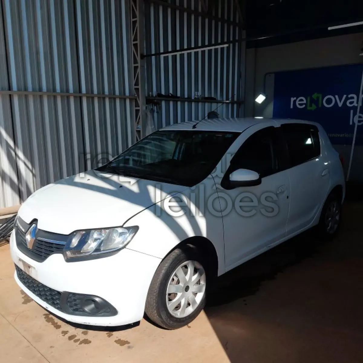 LOTE 005 - RENAULT SANDERO EXPR 10 - ANO 2016/2017 - COMPLETO - SICREDI PIONEIRA