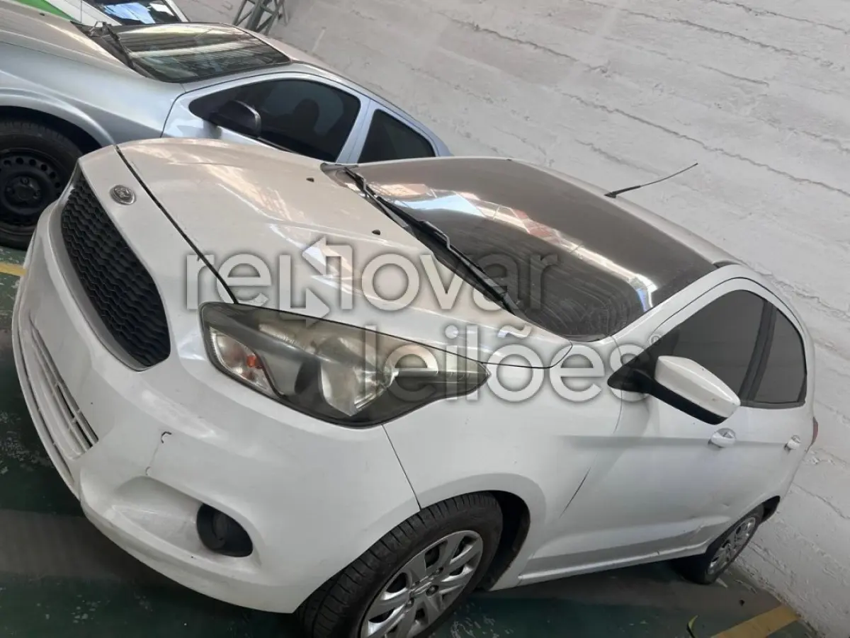 LOTE 025 - FORD KA - ANO 2016/2016 - COMPLETO - SICREDI UNIÃO - DEPOSITADO EM CACHOEIRO DO ITAPEMIRIM/ES