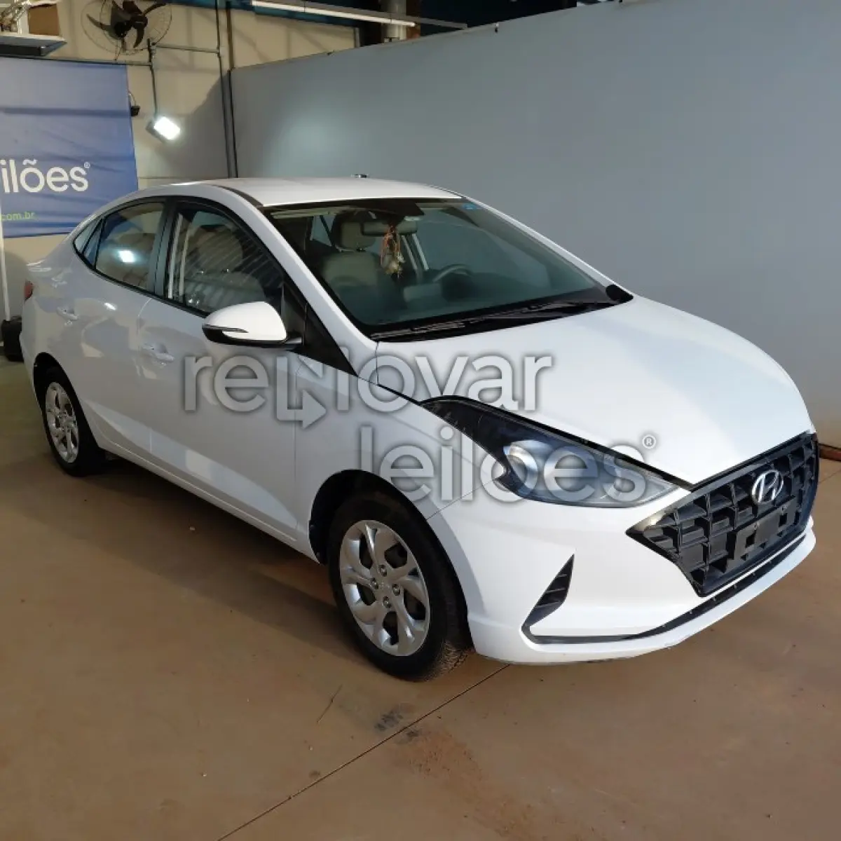 LOTE 010 - HYUNDAI HB20S 10M VISION - ANO 2021/2022 - COMPLETO - SICOOB NOVA TRENTO - IPVA 2026 EM ABERTO