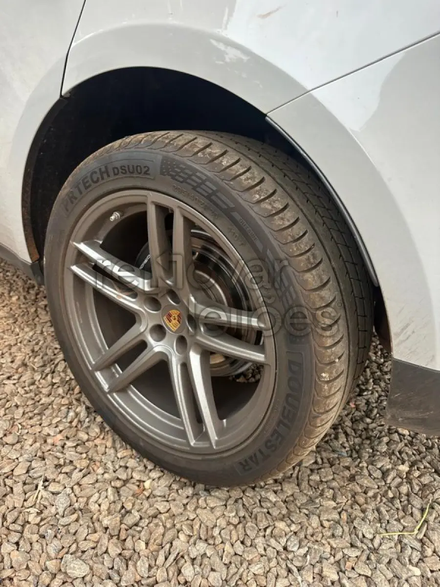 LOTE 048 - PORSCHE MACAN F - ANO 2020/2021 - COMPLETO - UNICRED PROSPERAR - IPVA 2026 EM ABERTO - DEPOSITADO EM GOIÂNIA/GO